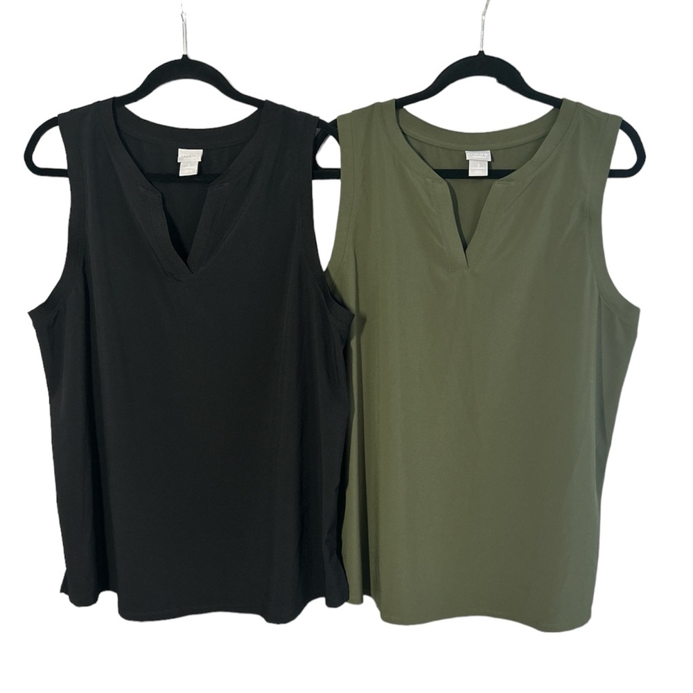 ZENERGY
UPF Notch Neck Tanks - lot of 2
#570325986
Chico’s Size 3 (16-18) XL